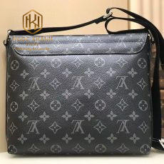 tui deo cheo louis vuitton hoa tiet hoa den nap day 4