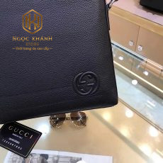 tui deo cheo nam gucci mau den hoa tiet logo goc 2