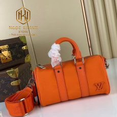 tui xach du lich louis vuitton hai quai ha tiet logo mau cam