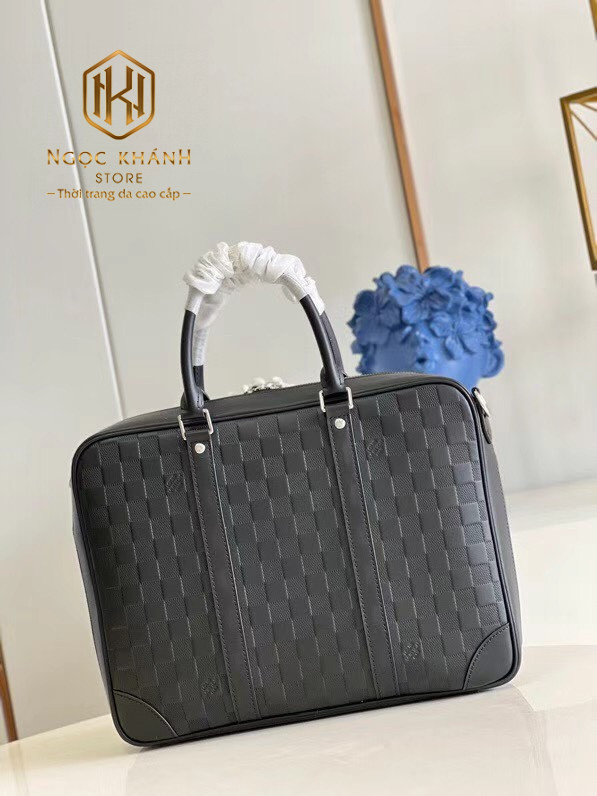 tui xach nam louis vuitton mau den dang ngang caro an 2 1