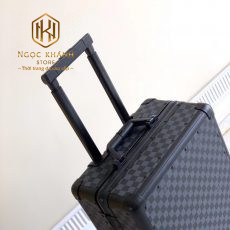 vali louis vuitton hoa tiet caro dang hinh chu nhat mau den 4