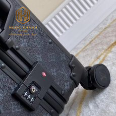 vali louis vuitton hoa tiet hoa dang chu nhat mau den 2