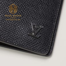 vi nam louis vuitton bo tui mau den da taiga hoa tiet logo 4