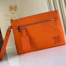 vi nam louis vuitton cam tay da nhan hoa tiet logo goc mau cam