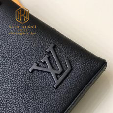 vi nam louis vuitton cam tay da nhan hoa tiet logo goc mau den 1