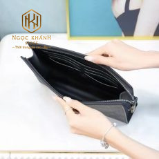 vi nam louis vuitton cam tay dang tam giac hoa tiet hoa den like auth 8