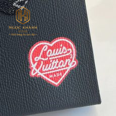 vi nam louis vuitton cam tay hoa tiet hoa chu do mau den 7