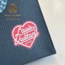 vi nam louis vuitton cam tay hoa tiet hoa chu do mau xanh 2