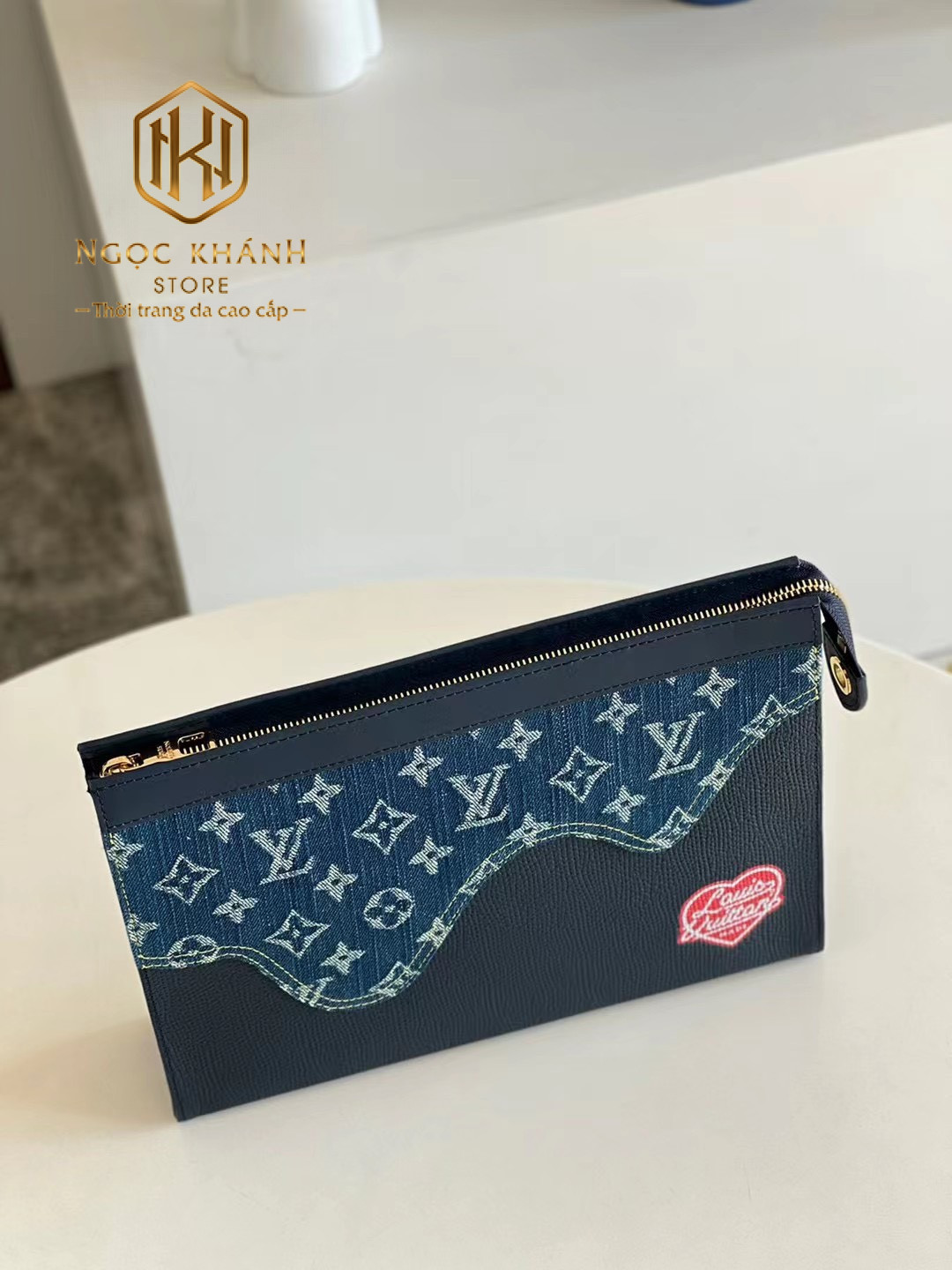 vi nam louis vuitton cam tay hoa tiet hoa chu do mau xanh 6