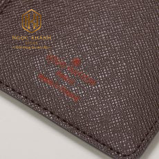 vi nam louis vuitton cam tay hoa tiet caro dang dung mau nau 4