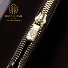 vi nam louis vuitton cam tay khoa keo hoa tiet caro mau nau 5