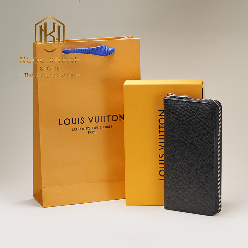 vi nam louis vuitton cam tay khoa keo taiga logo chim 7