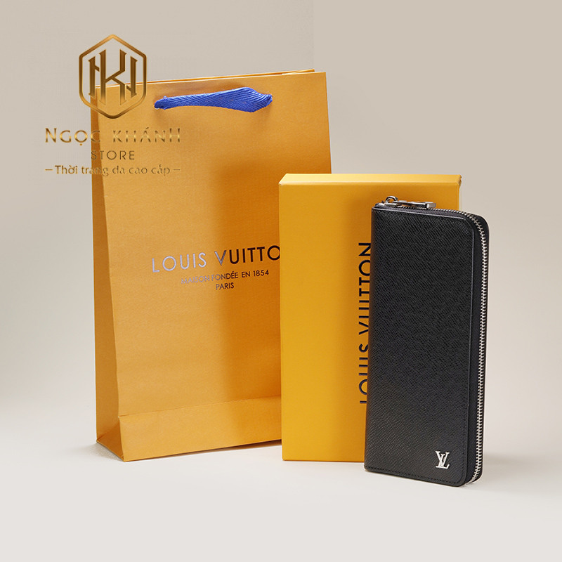 vi nam louis vuitton cam tay khoa keo taiga logo noi 8