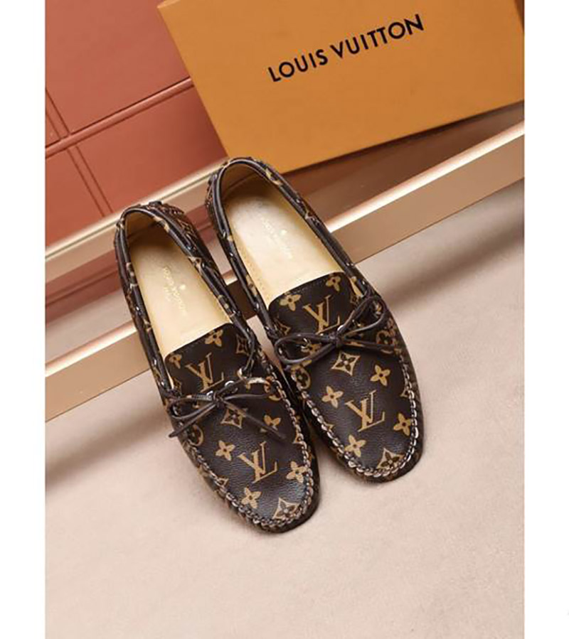 Giày Louis Vuitton chính hãng giá bao nhiêu? 5 giá giày lv chính hãng