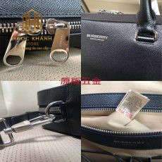 Tui xach nam Burberry mau den logo chu 03