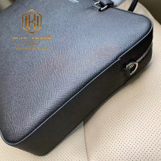 Tui xach nam Burberry mau den logo chu 05