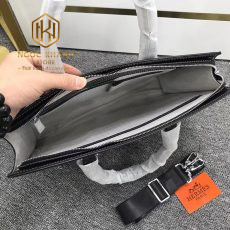 Tui xach nam dang ngang hai quai day cheo 02