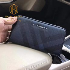 Vi nam Burberry dang ngang mau xanh hoa tiet logo noi 08