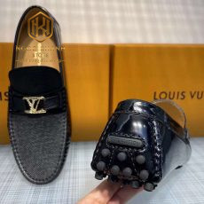 Giay luoi Louis Vuitton nam likeauth mau den hoa tiet logo khac mui nhon 4