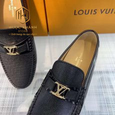 Giay luoi Louis Vuitton nam likeauth mau den hoa tiet logo khac mui nhon 5