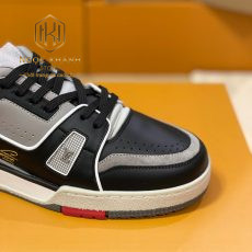 Giay nam Louis Vuitton mau den phoi xam LV Trainer Sneaker 3