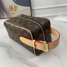VI NAM LOUIS VUITTON LOCKER DOPP KIT HOA TIET HOA NAU VNLV127 2