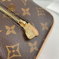 VI NAM LOUIS VUITTON LOCKER DOPP KIT HOA TIET HOA NAU VNLV127 6