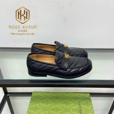 giay luoi nam gucci de cao mau den hoa tiet ke noi khoa logo vang 5
