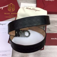 that lung nam Savatore Ferragamo hoa tiet day dap logo khoa mau den 2