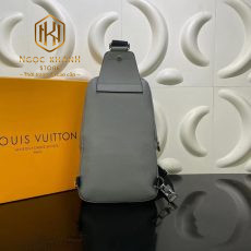 Túi đeochéo louis vuitton