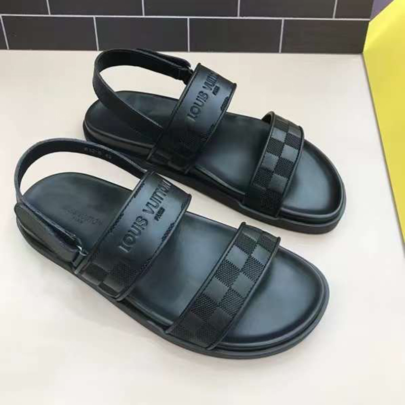 DEP NAM LOUIS VUITTON QUAI HAU MAU DEN HOA TIET CHU CARO CHIM DLV56 1 1