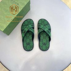 Dep Gucci nam hai quai cheo mau xanh la hoa tiet in logo 1