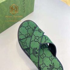 Dep Gucci nam hai quai cheo mau xanh la hoa tiet in logo 6