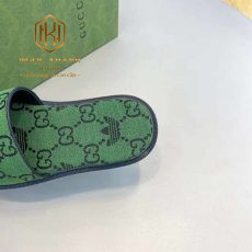 Dep Gucci nam hai quai ngang mau xanh la hoa tiet in logo 7