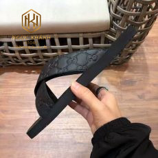 Dep Gucci nam quai cheo full den hoa tiet dap logo 9