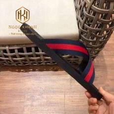 Dep Gucci nam quai cheo mau den phoi tag do hoa tiet dap logo 8