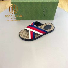 Dep Gucci nam quai cheo mau ghi quai xanh do hoa tiet in logo 4