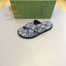 Dep Gucci nam quai cheo mau xam hoa tiet in logo 8