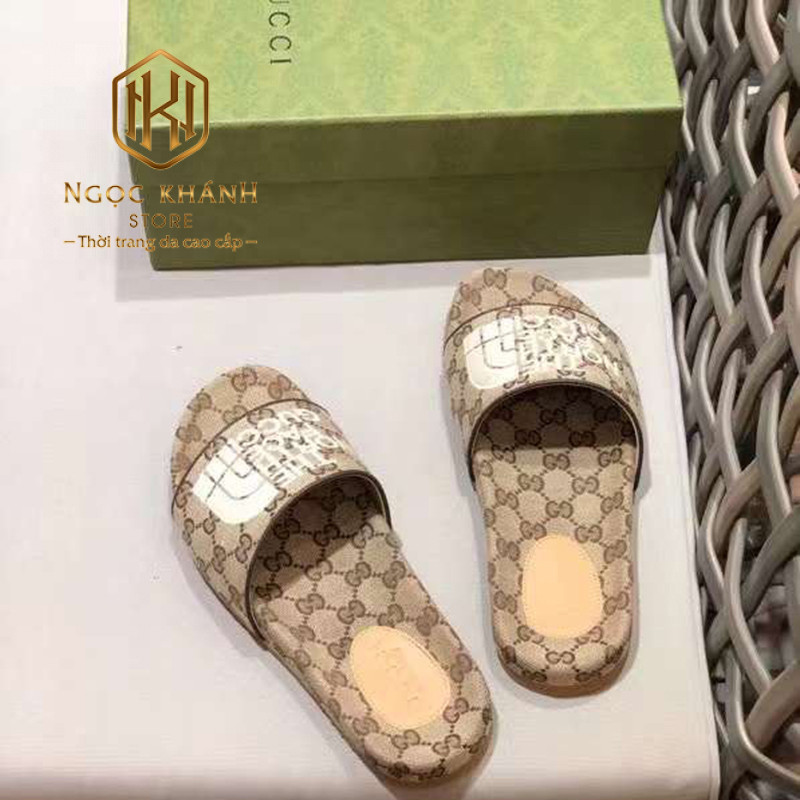 Dep Gucci nam quai ngang mau ghi hoa tiet chu trang dap logo 5 1