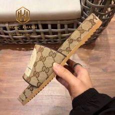 Dep Gucci nam quai ngang mau ghi hoa tiet chu trang dap logo 6