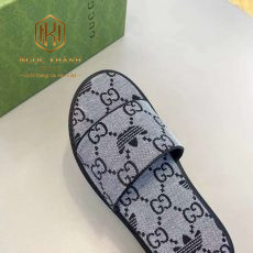 Dep Gucci nam quai ngang mau xam hoa tiet in logo 3