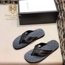 Dep Gucci nam xo ngon mau den hai kieu quai hoa tiet dap logo giua 4