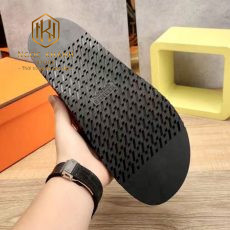 Dep Hermes nam hai quai mau den hoa tiet da dap logo chu h 7