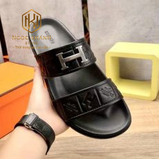 Dep Hermes nam hai quai mau den hoa tiet da dap logo chu h 8