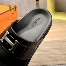 Dep Hermes nam hai quai mau den hoa tiet da dap logo chu h 9