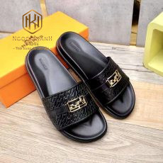 Dep Hermes nam quai ngang mau den hoa tiet dap noi khoa logo vang 8