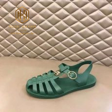 Dep ro Gucci nam mau xanh la logo khoa g kep vang 2