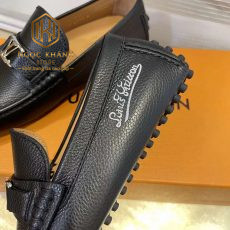 Giay luoi Louis Vuitton nam mau den da nhan hoa tiet chu theu got 8
