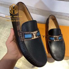 Giay luoi Louis Vuitton nam mau den vien caro nau tag xanh mui nhon 2 1