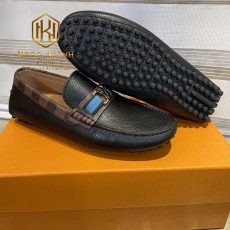 Giay luoi Louis Vuitton nam mau den vien caro nau tag xanh mui nhon 3